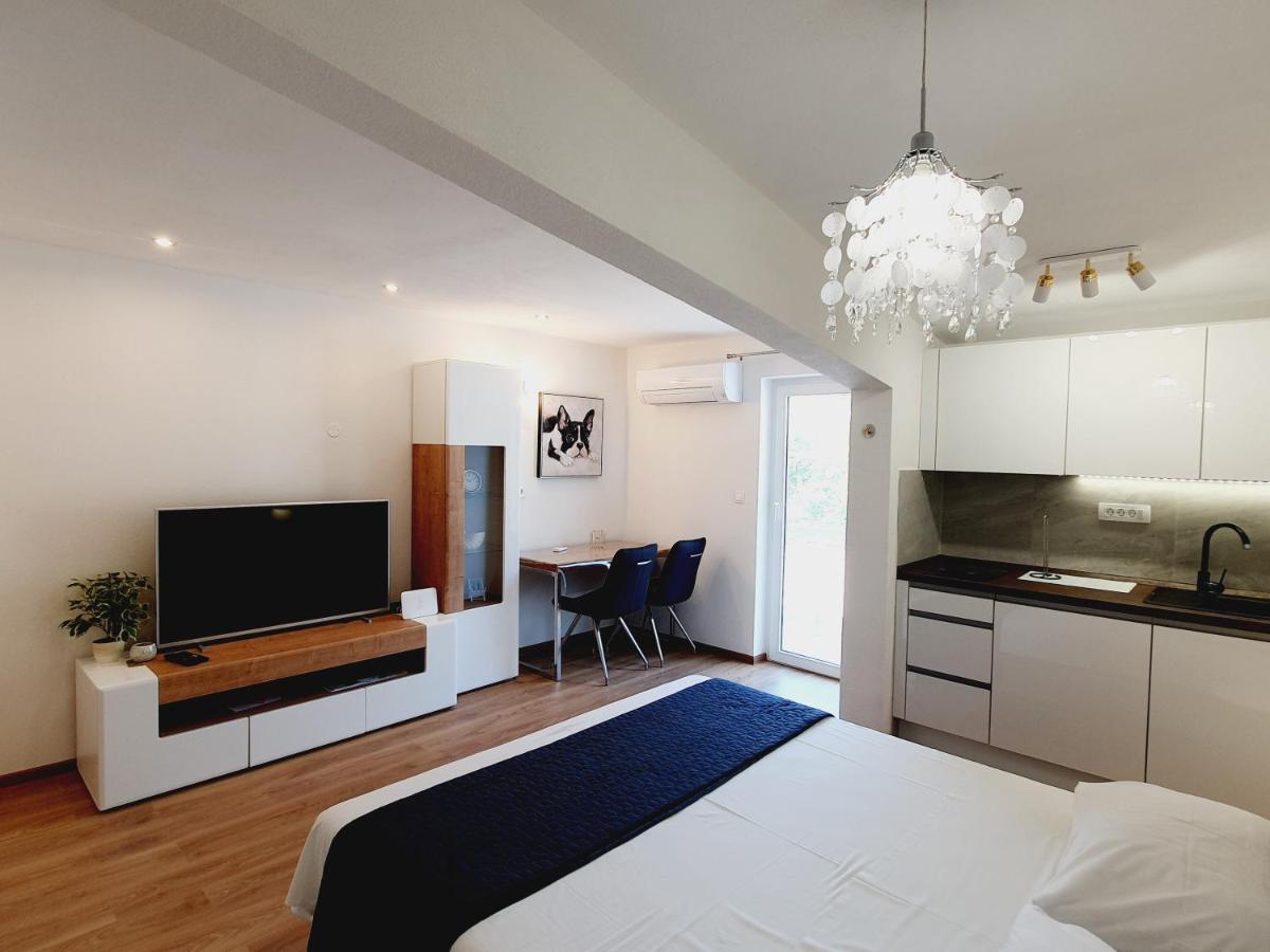 White House Apartments Dugi Rat Exterior foto